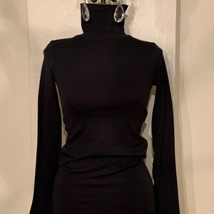 LULULEMON Yin Vibes Stretchy Ribbed Turtleneck